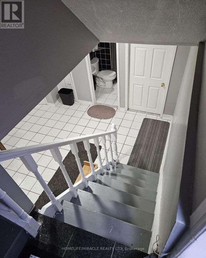 Property Photo:  14 Tina Court 2  ON L6Y 4M6 