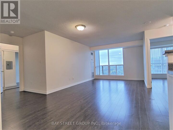 Property Photo: 23 Lorraine Drive 1108 ON M2N 6Z6