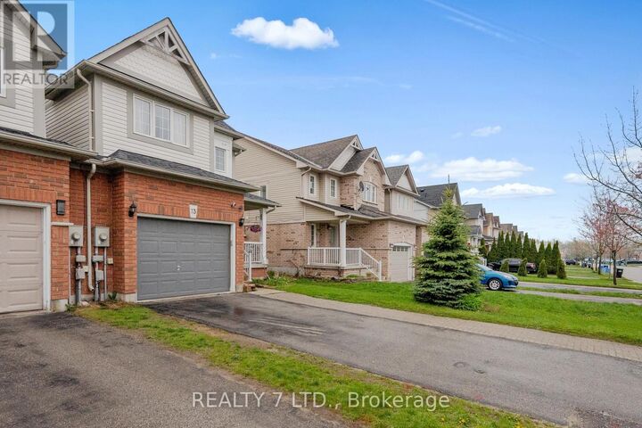Property Photo:  73 Bird Street  ON L4N 0X3 