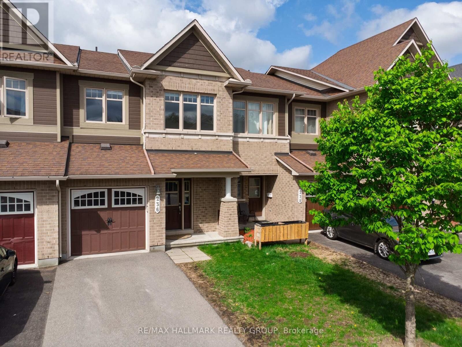 Property Photo:  236 Trailsedge Way  ON K1W 0E8 