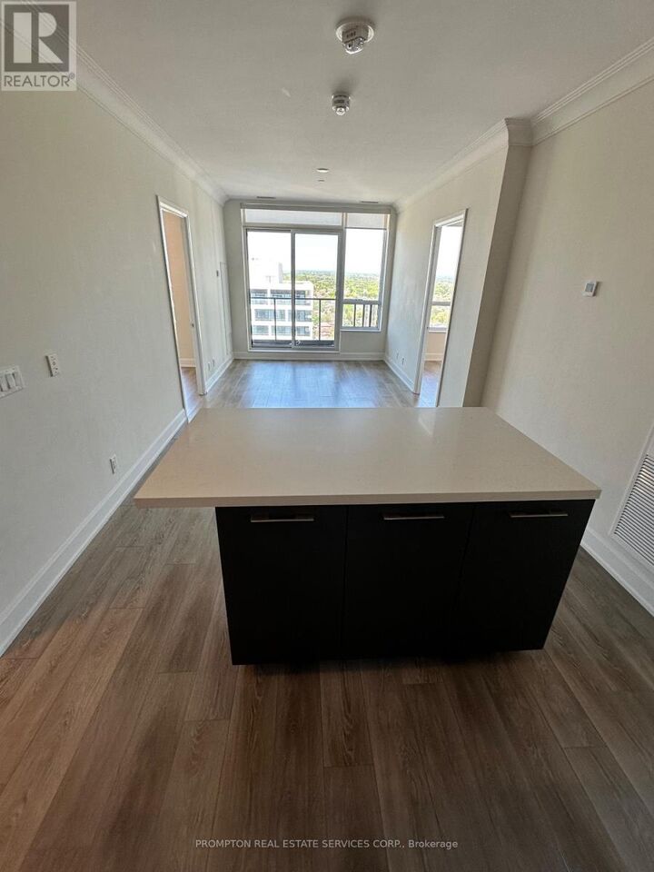 Property Photo:  8 Water Walk Drive 2510  ON L3R 6L4 