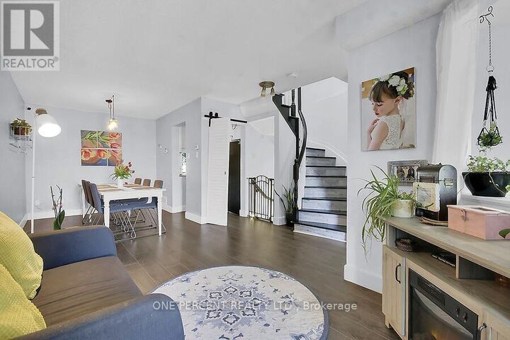 Property Photo:  166 Beatrice Drive  ON K2J 4N9 
