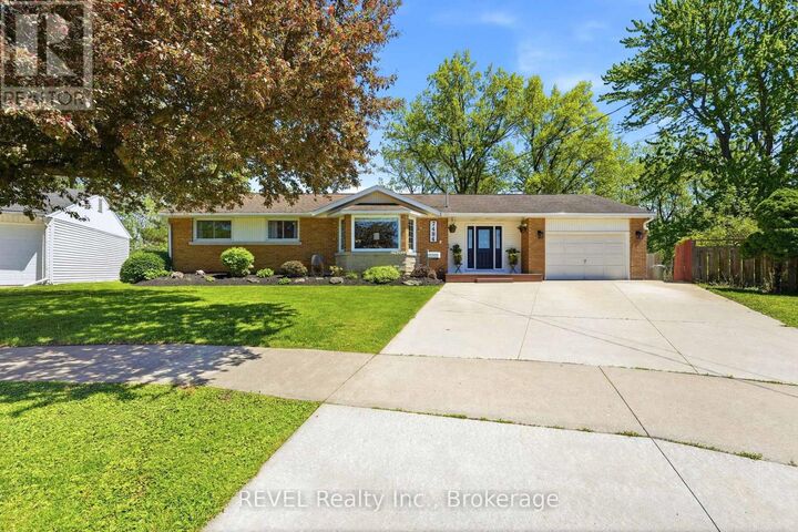 Property Photo: 7484 Merritt Avenue ON L2G 5C5