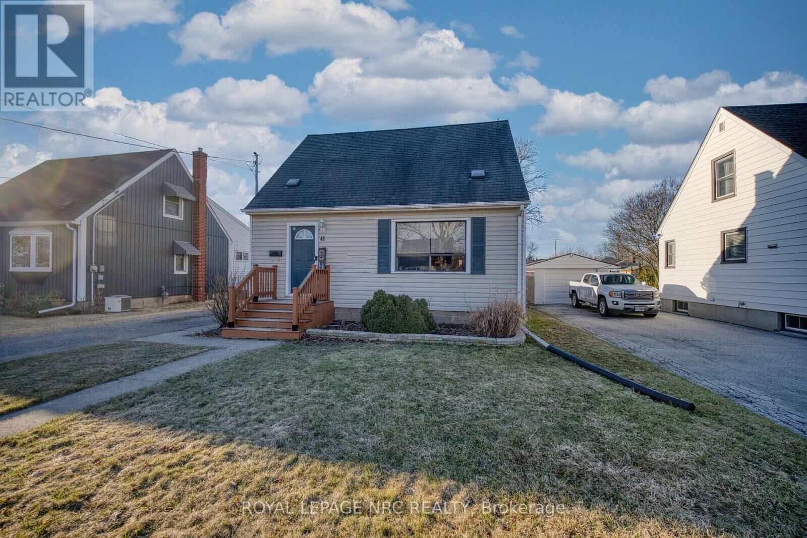 Property Photo:  41 McDonald Avenue  ON L2V 3E5 