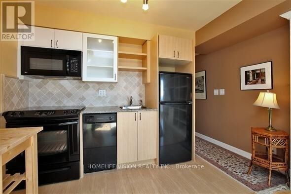 Property Photo:  600 Fleet Street 2509  ON M5V 1B7 