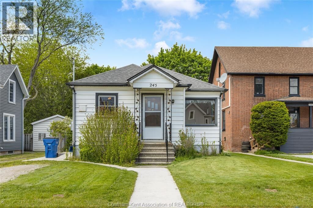 Property Photo:  245 Selkirk Street  ON N7L 1Z5 