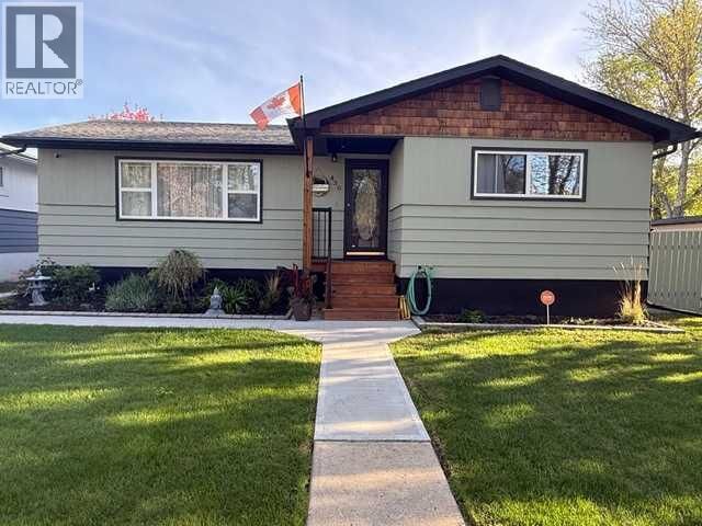 Property Photo: 430 3 Avenue East AB T0J 0Y4