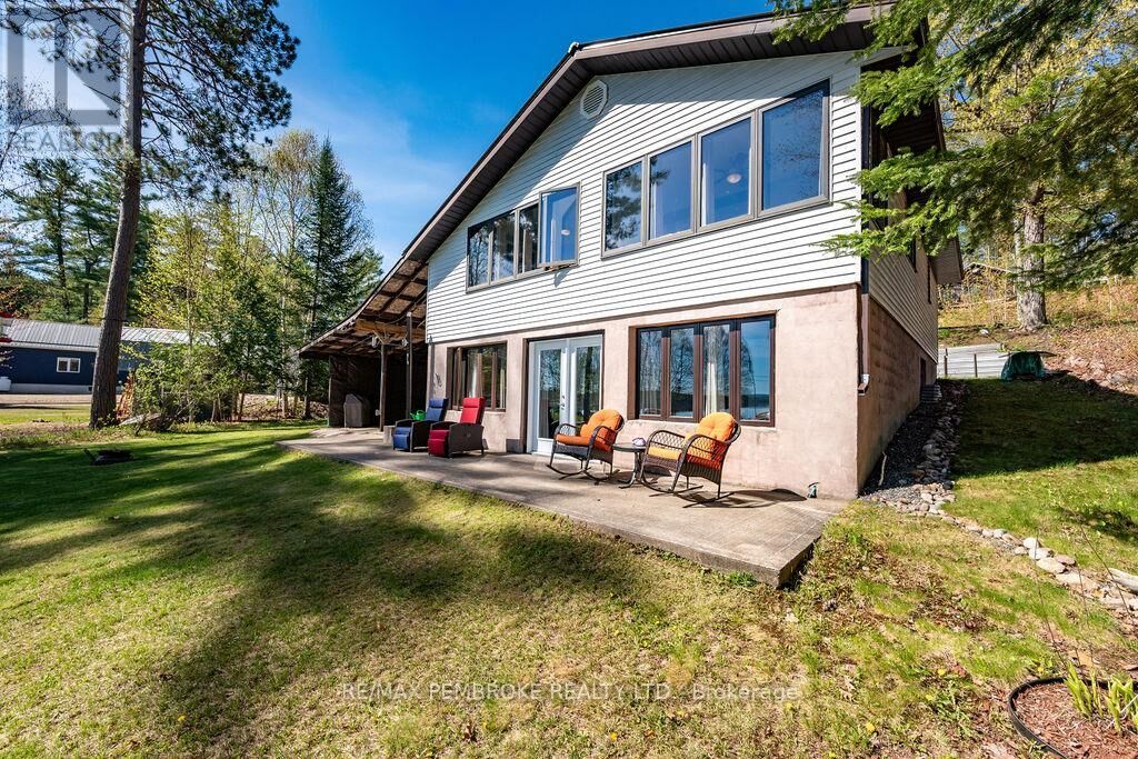 Property Photo:  634 Goldfinch Way  ON K0J 2K0 