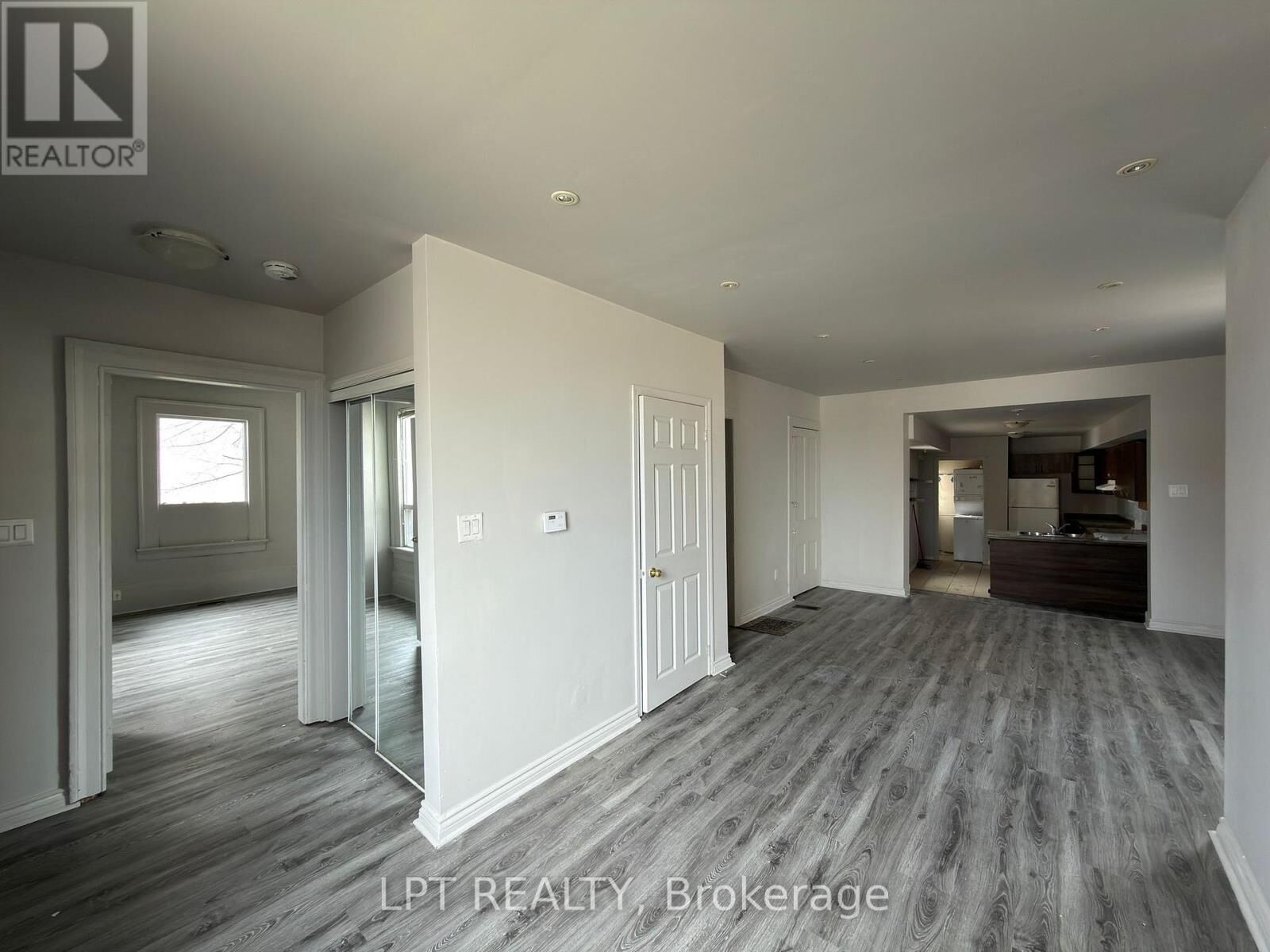 Property Photo:  37 Elizabeth Street North  ON L6X 1S3 