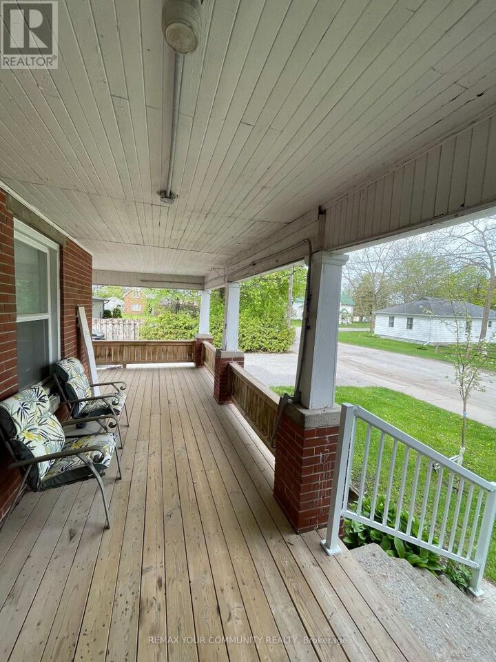 Property Photo:  50 Middle Street 2  ON L0E 1R0 