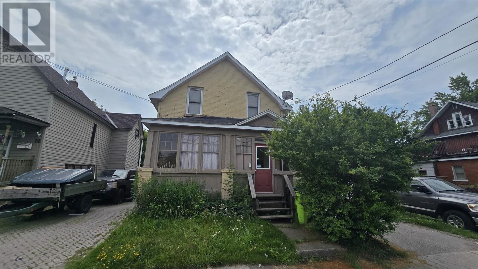 Property Photo:  14 Abbott St  ON P6A 2V9 