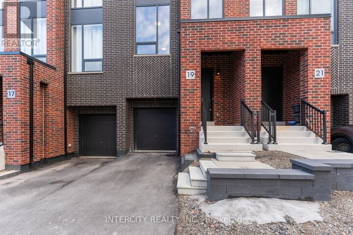 Property Photo:  19 Desiree Place  ON L7E 4L2 