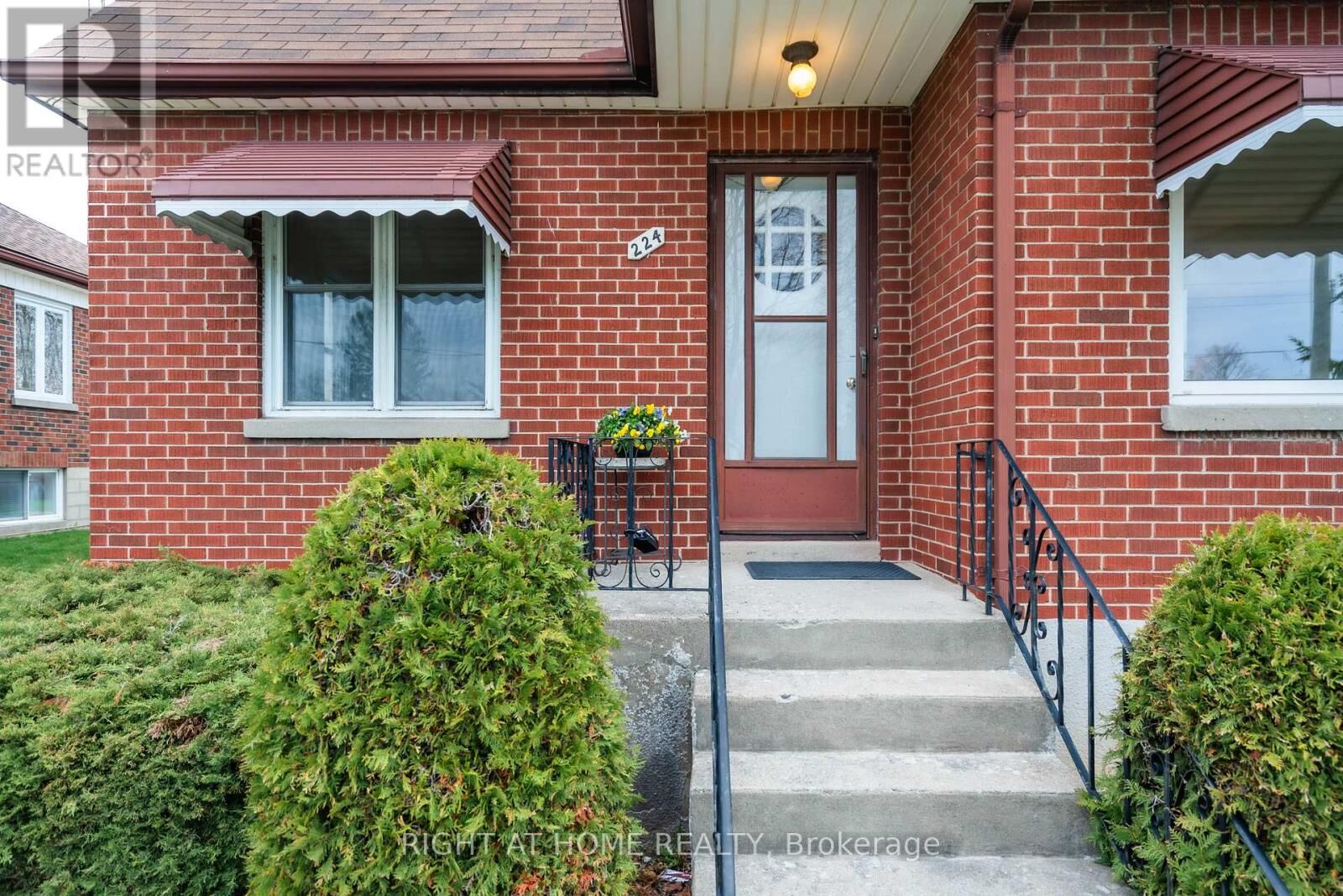 Property Photo: 224 College Avenue 2nd Floor ON L1J 1R7