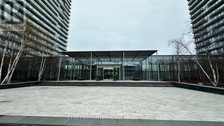 Property Photo:  105 The Queensway Avenue 3213  ON M6S 2A2 