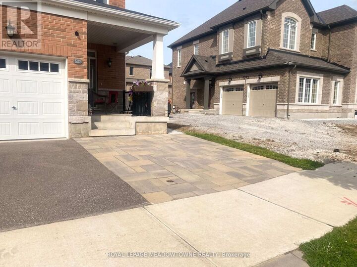 Property Photo:  1269 Rose Way Lower  ON L9E 1M7 