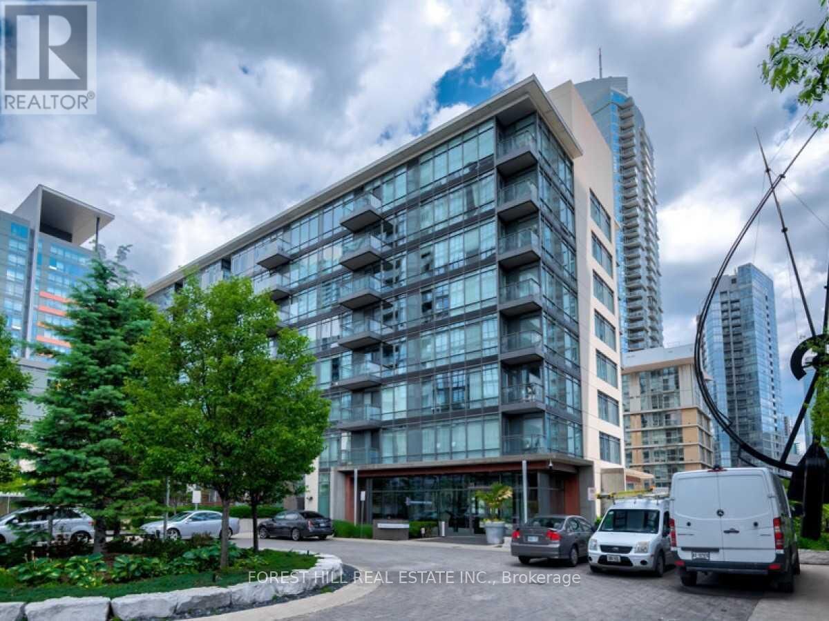 Property Photo: 15 Brunel Court 919 ON M5V 3Y6