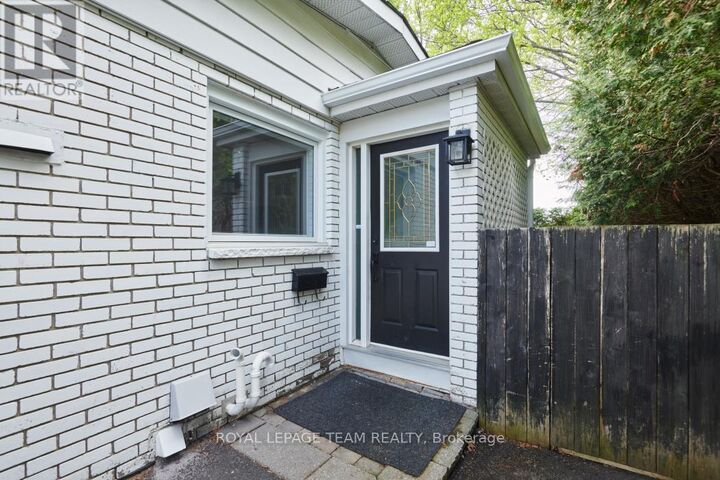 Property Photo:  106 Chesterton Drive  ON K2E 5T6 
