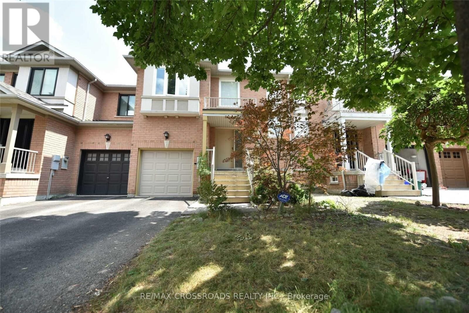 Property Photo:  33 Holmwood Street  ON L4B 4K5 
