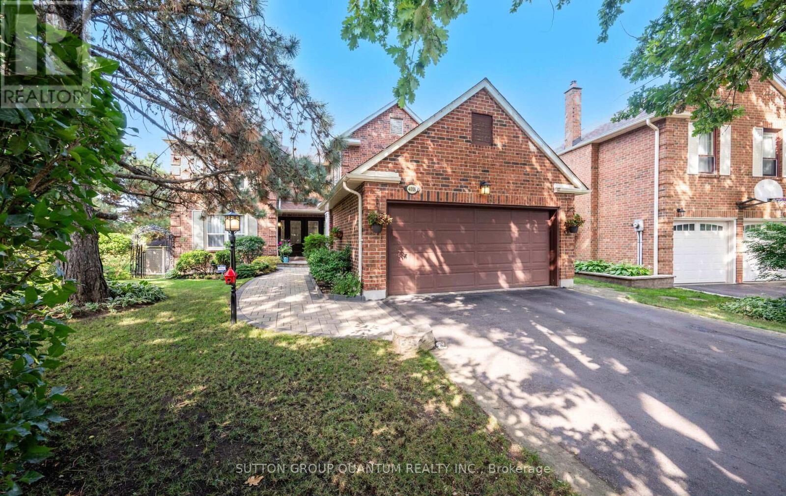 Property Photo:  4008 Powderhorn Court  ON L5L 3C4 