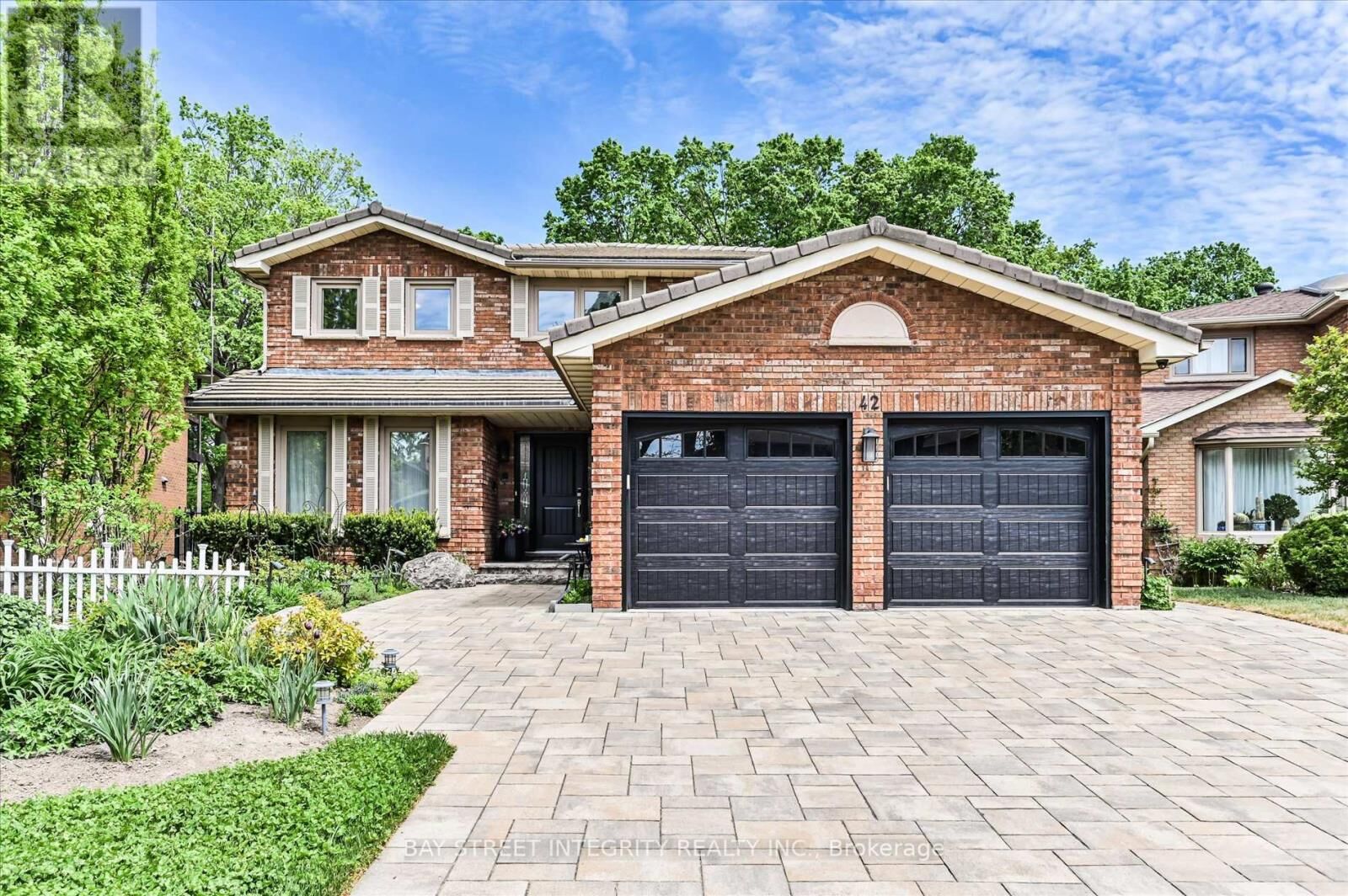Property Photo:  42 Sycamore Drive  ON L3T 5V6 