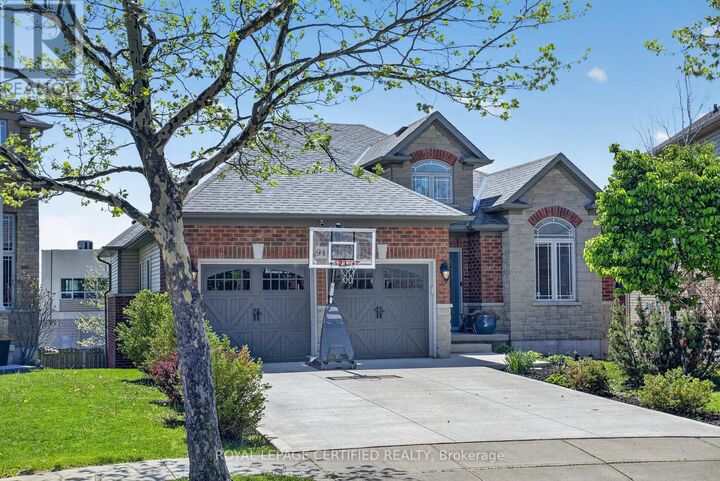 Property Photo:  91 Candlewood Drive  ON L8J 0A3 