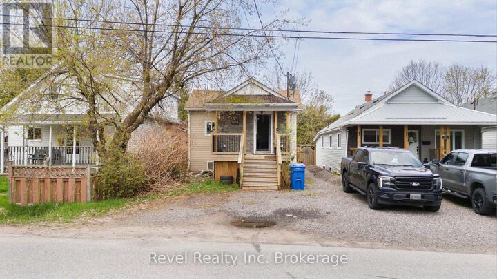155 Duke Street West — photo 1