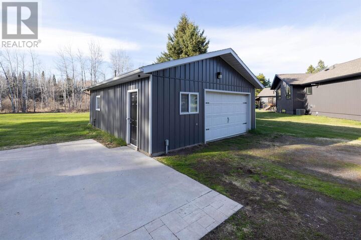 Property Photo:  76 Maple St  ON P7K 0N6 