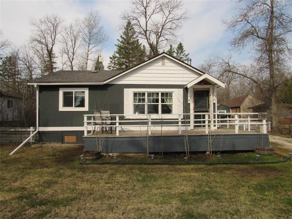 Property Photo: 198 Gimli Road MB R0C 2B0