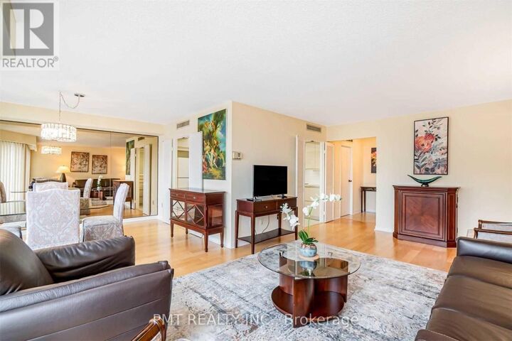 Property Photo:  55 Harbour Square 3315  ON M5J 2L1 