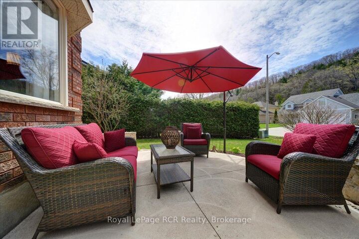 Property Photo:  303 6th Avenue West  ON N4K 6H9 