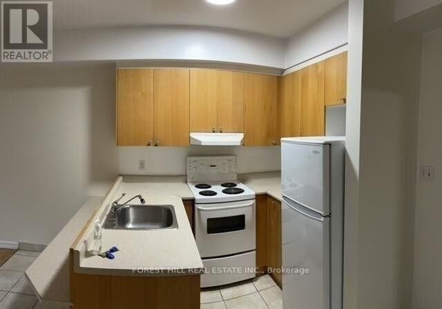 Property Photo:  126 Dundas Street 202  ON M5B 1E2 