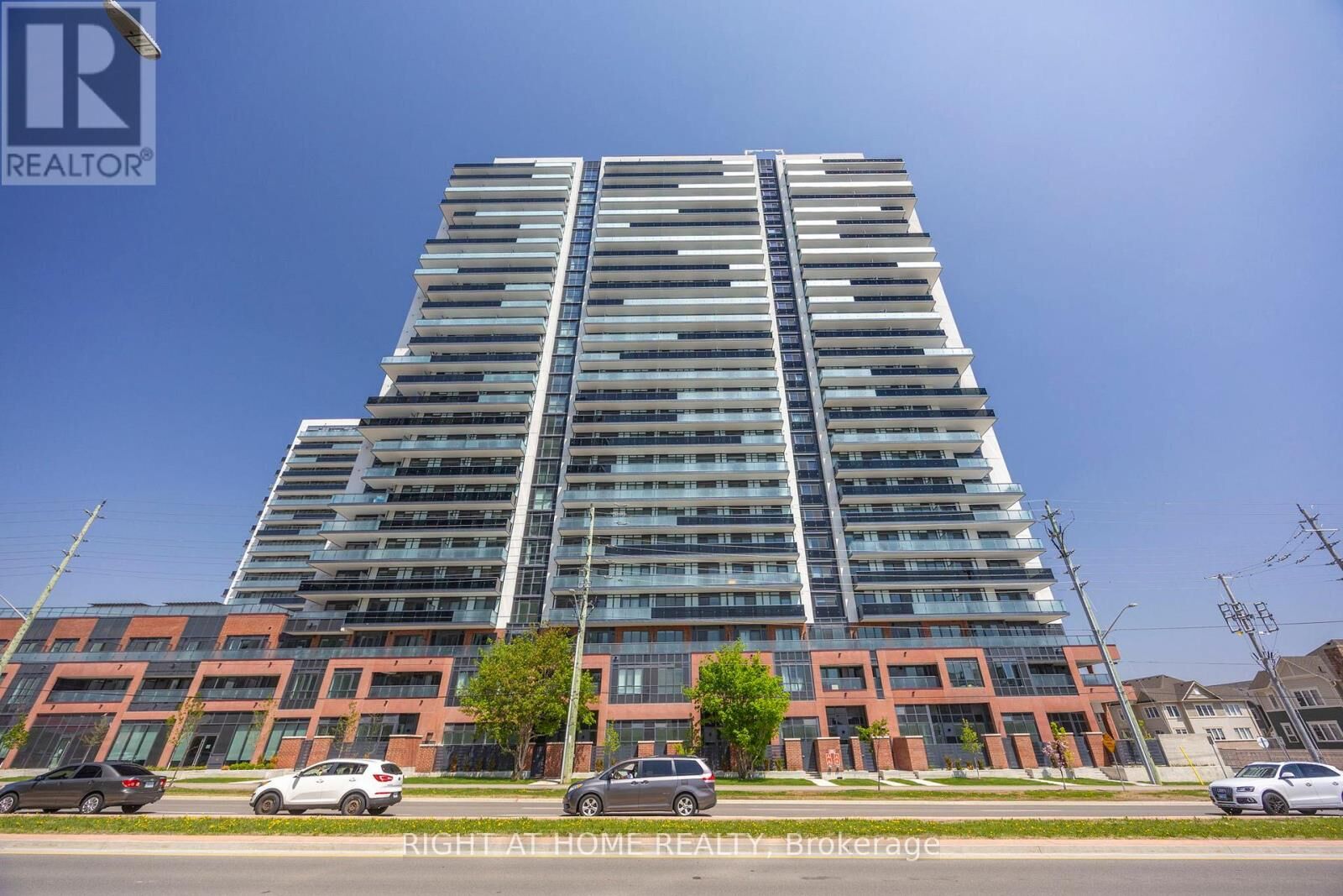 Property Photo: 2545 Simcoe Street 2211 ON L1L 0W3