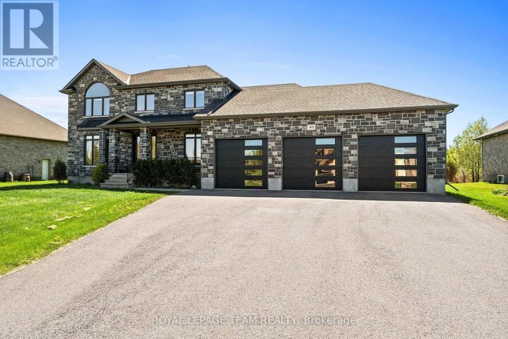 Property Photo: 1472 Water'S Edge Way ON K4P 0C6