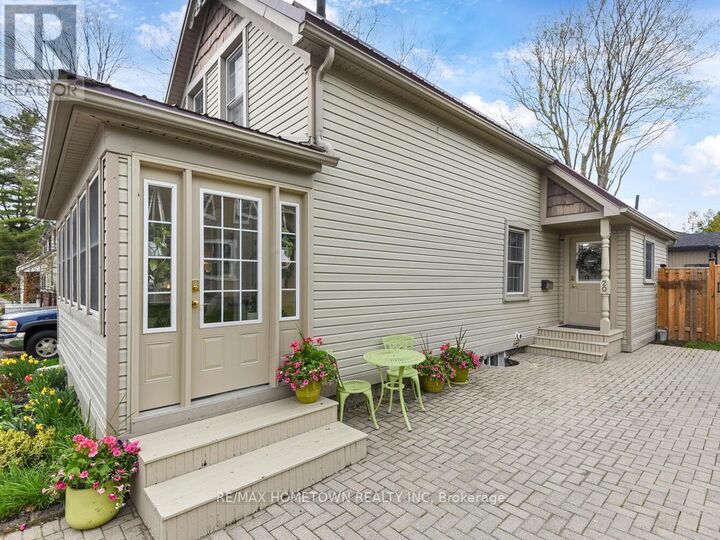 Property Photo:  20 Hartley Street  ON K6V 3N3 