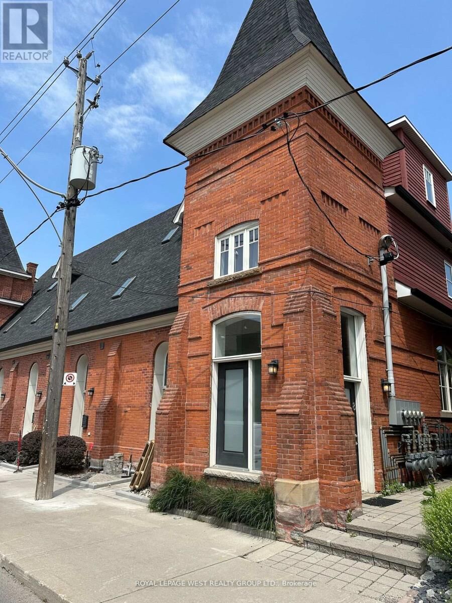 Property Photo:  200 Annette Street 8  ON M6P 1P6 