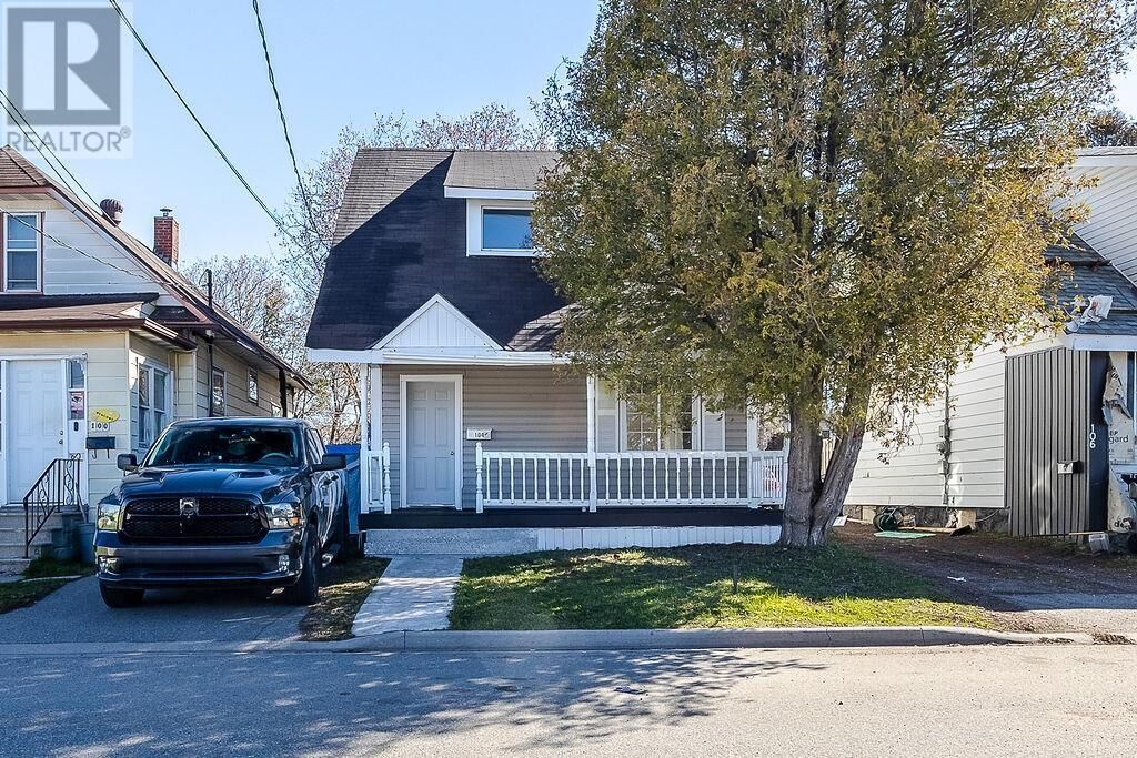 Property Photo:  104 London St  ON P6A 2S4 