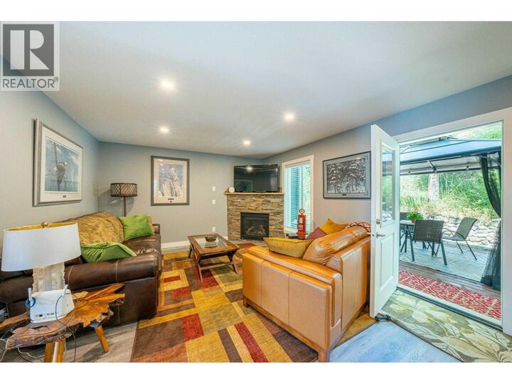 Property Photo: 5190 Robinson Place BC V0H 1X1