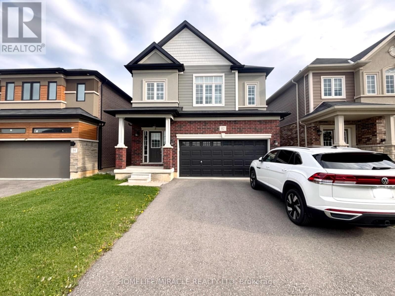 Property Photo:  82 Scenic Ridge Gate  ON N3L 0K2 