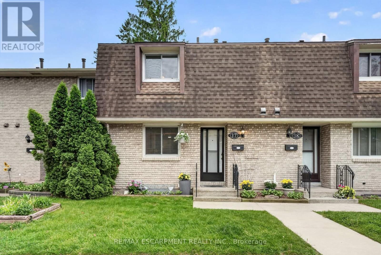 Property Photo:  50 Lakeshore Road 17  ON L2N 6P8 
