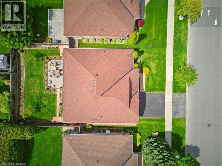 Property Photo:  35 Cobblestone Drive  ON N3L 4G1 