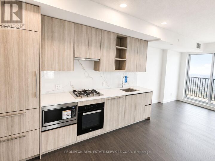 Property Photo:  75 Billes Heights 2105  ON M2K 0J8 