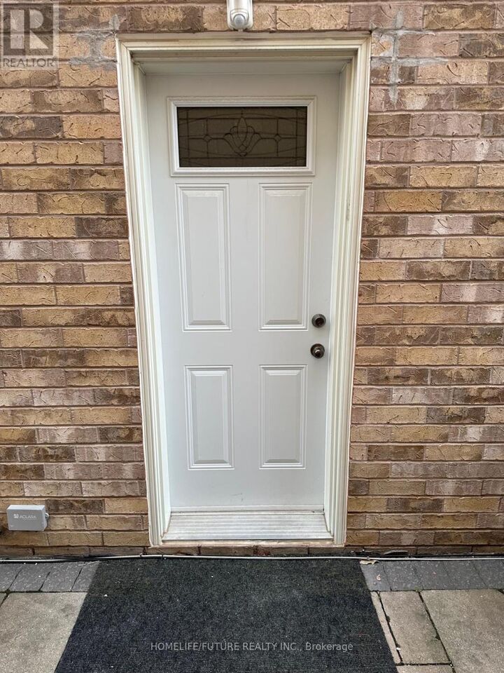 Property Photo:  19 Hummingbird Drive Bsmt  ON M1X 1W8 