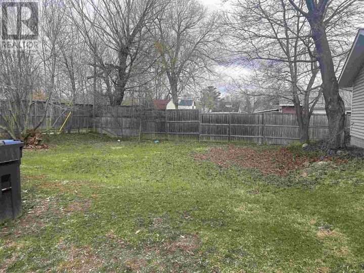 Property Photo:  542 Wallace Ter  ON P6C 1L8 