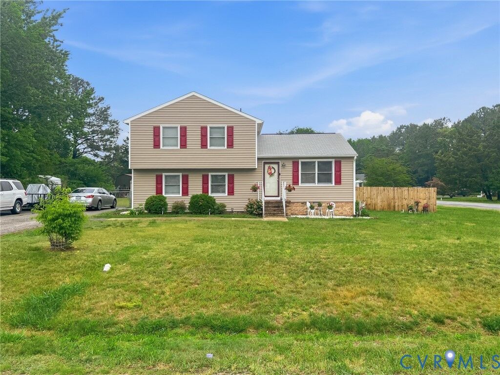 Property Photo:  100 Pinetree Court  VA 23875 