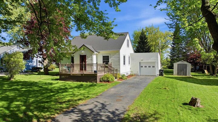 Property Photo:  419 W North Street  WI 54460 