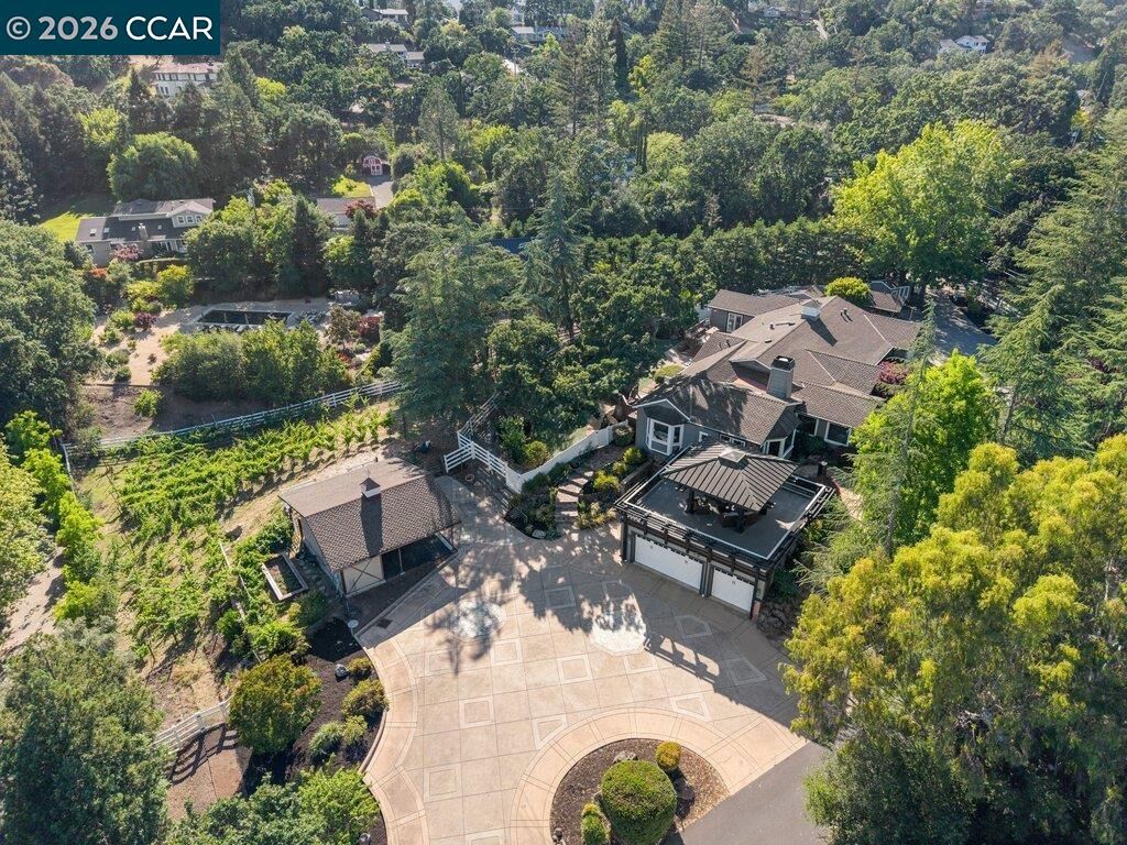 Property Photo:  189 Oak Rd  CA 94507 