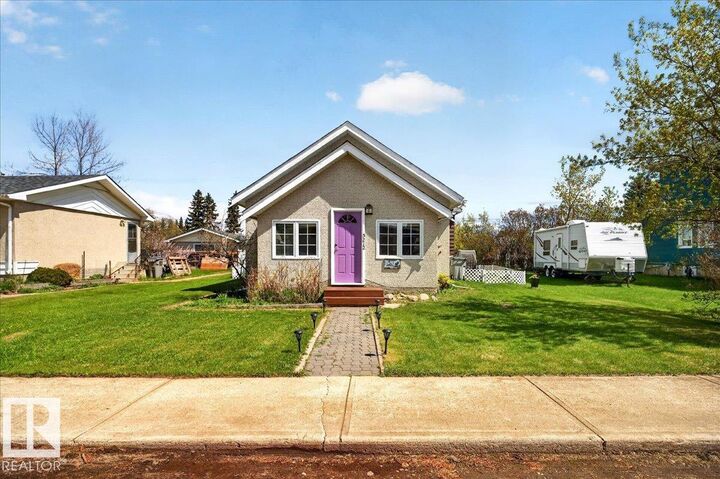 Property Photo: 5212 51 Avenue AB T0B 3H0