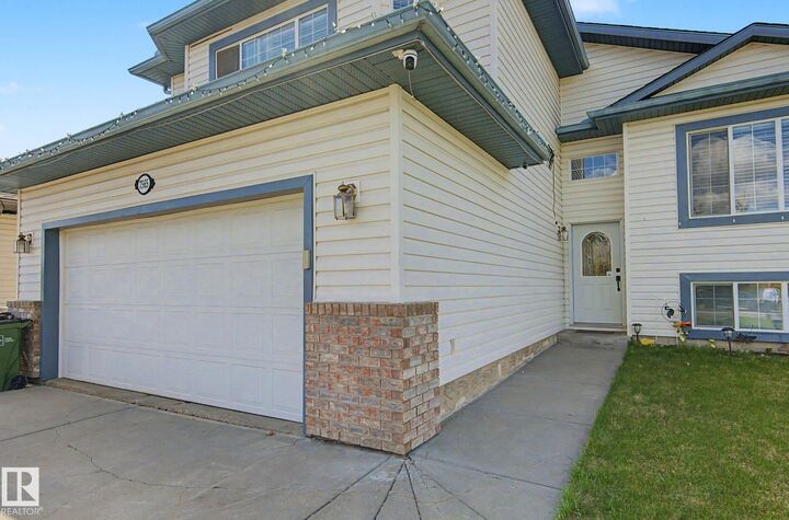 Property Photo:  7565 165A Avenue NW  AB T5Z 3P9 