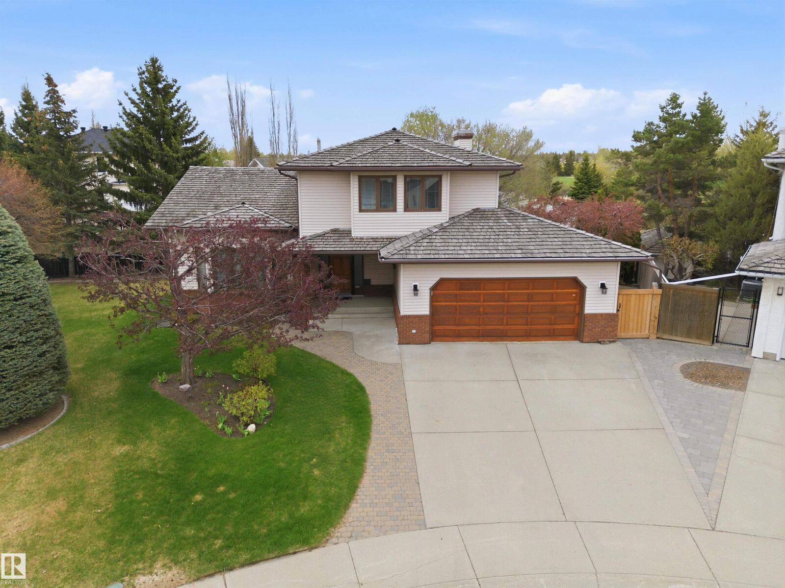 Property Photo:  21 Newport Drive  AB T8A 5L3 