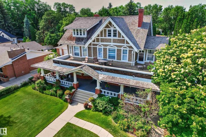 Property Photo:  6210 Ada Boulevard NW  AB T5W 4P1 